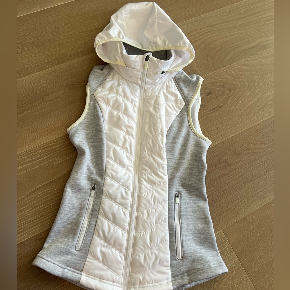 Zella light padded vest